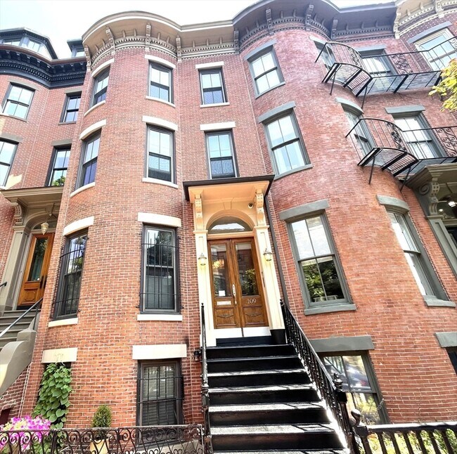 Building Photo - 109 Pembroke St
