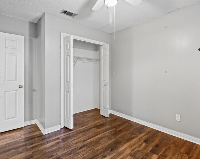 Building Photo - 3014 Windsor Cir