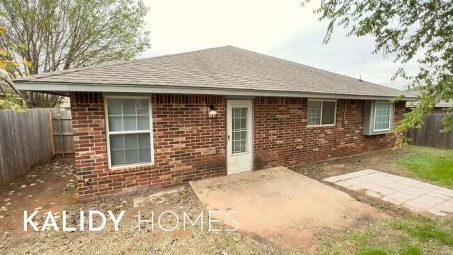 Building Photo - 9317 Apple Dr