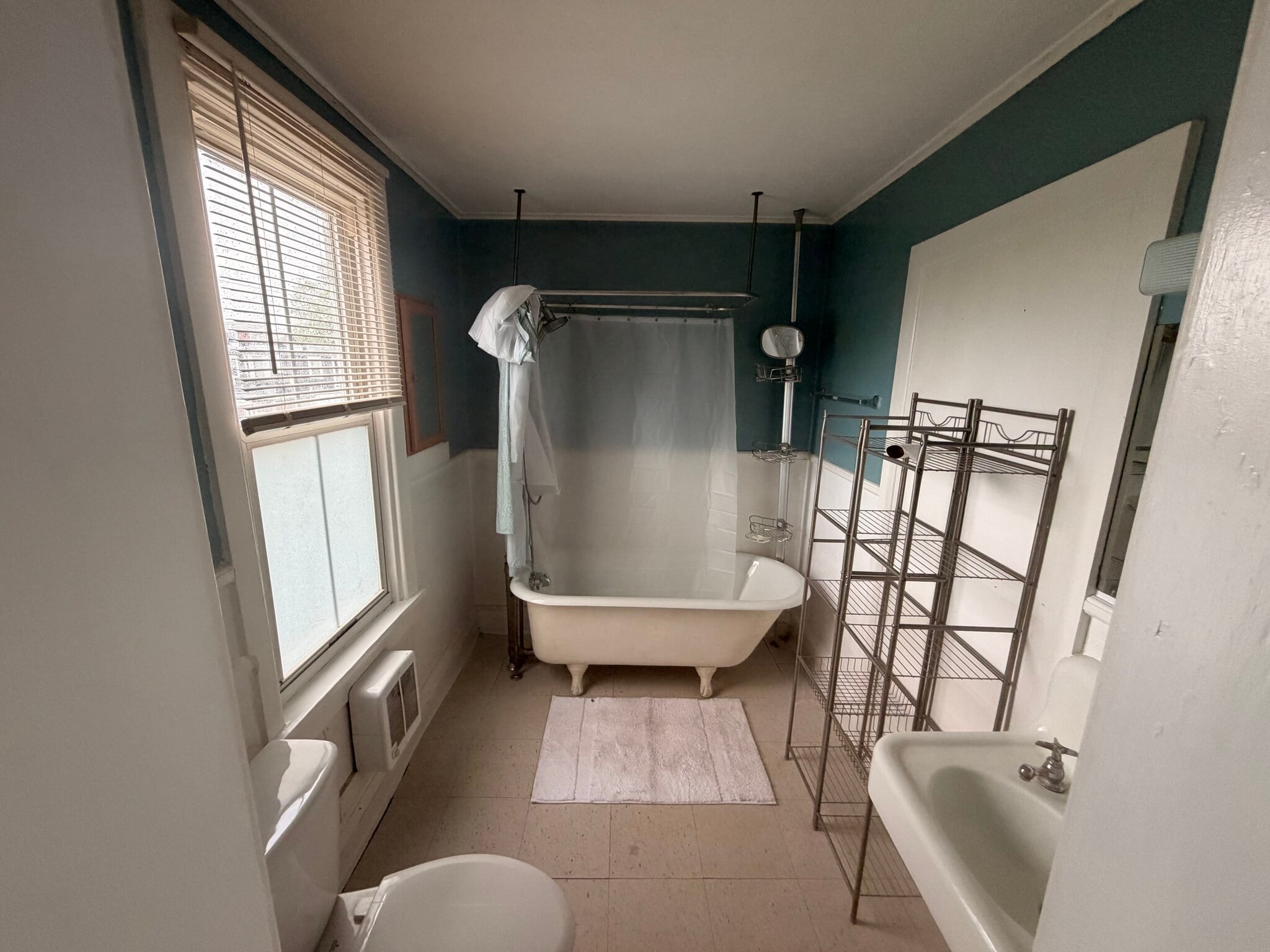 Bathroom with Clawfoot Tub - 117 Reily St