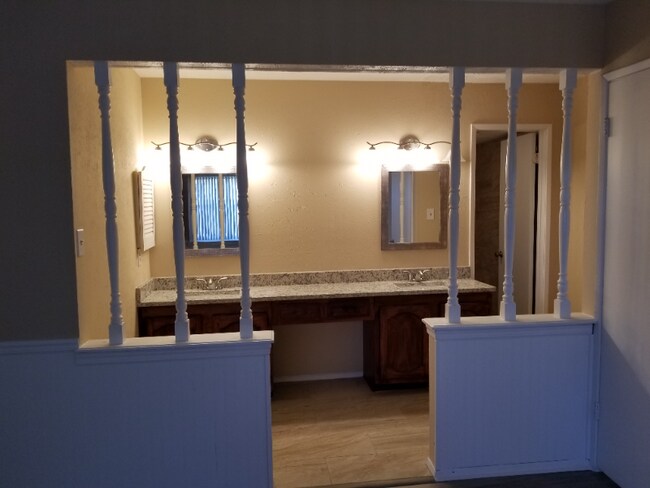 Building Photo - 5725 Baker Dr