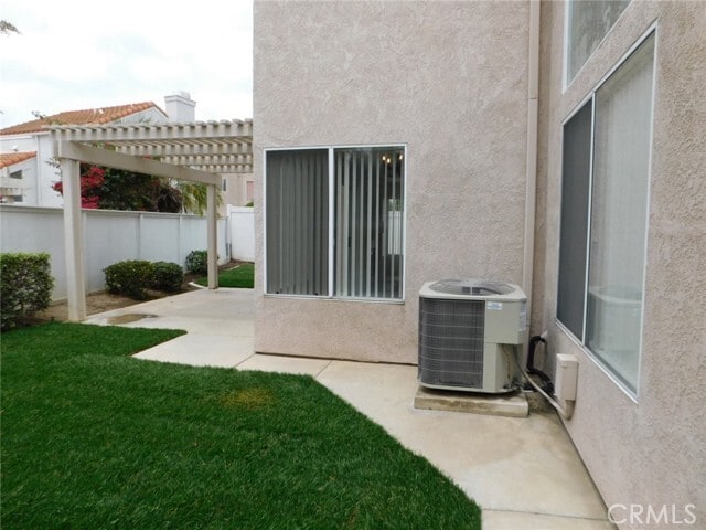 Building Photo - 9 Corriente