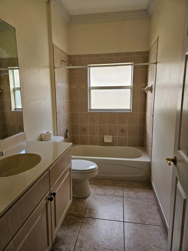 Building Photo - 394 NW Breezy Point Loop