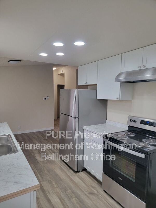 Building Photo - 3350 Cherrywood Ave