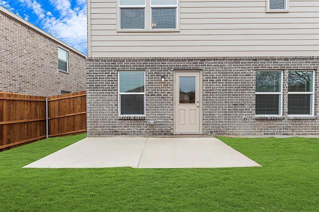 Building Photo - 345 Huntley St