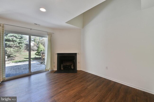 Building Photo - 2205 Ash Grove Rd