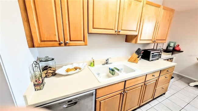 Building Photo - 4822 Ocean Blvd