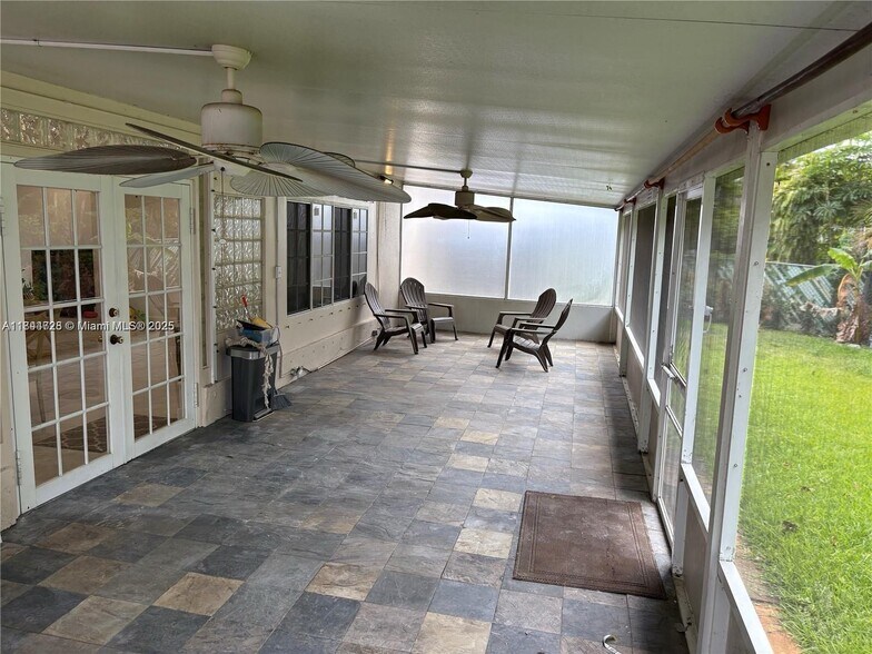 Building Photo - 6612 Dahlia Dr
