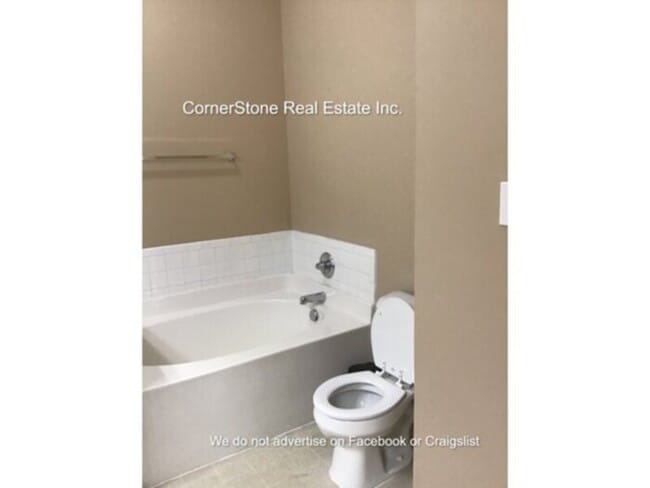 Building Photo - 106 Van Buren Dr