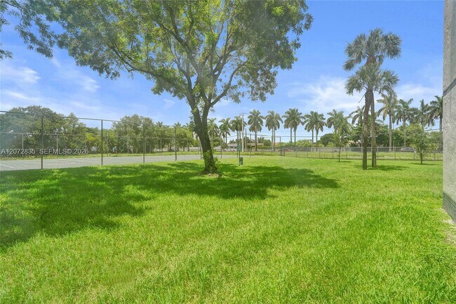 Building Photo - 5700 SW 127th Ave