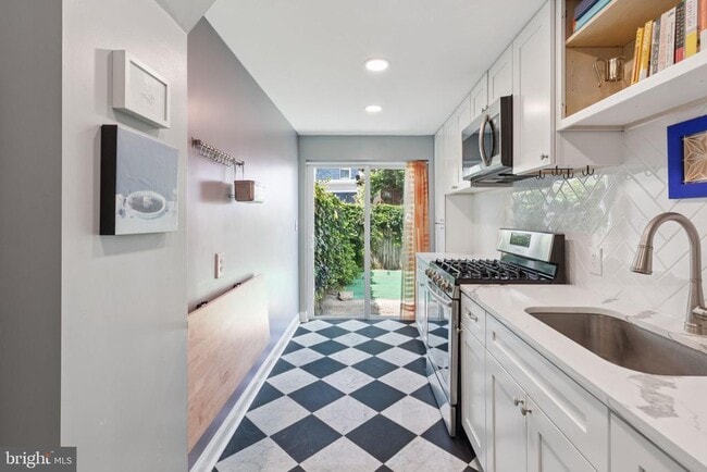 Building Photo - 1466 E Wilt St