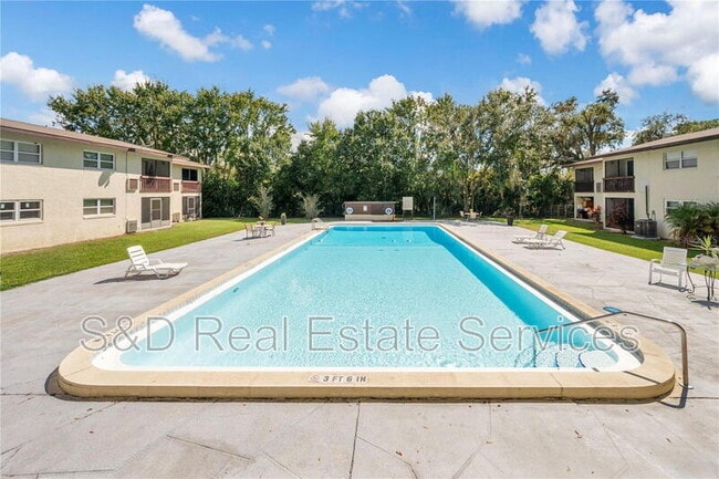 Building Photo - 141 Fernery Rd