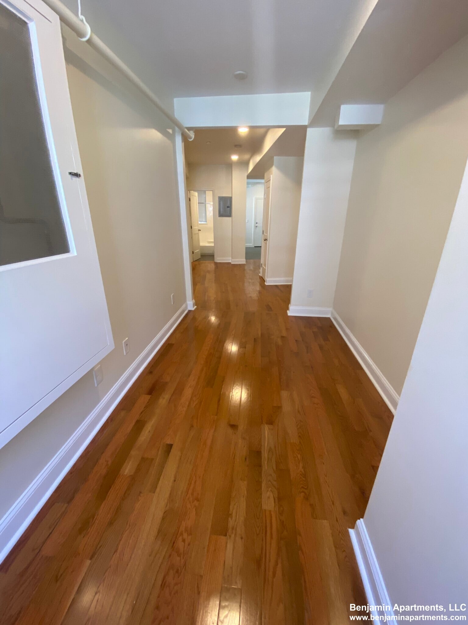 Building Photo - 123 Sutherland Rd