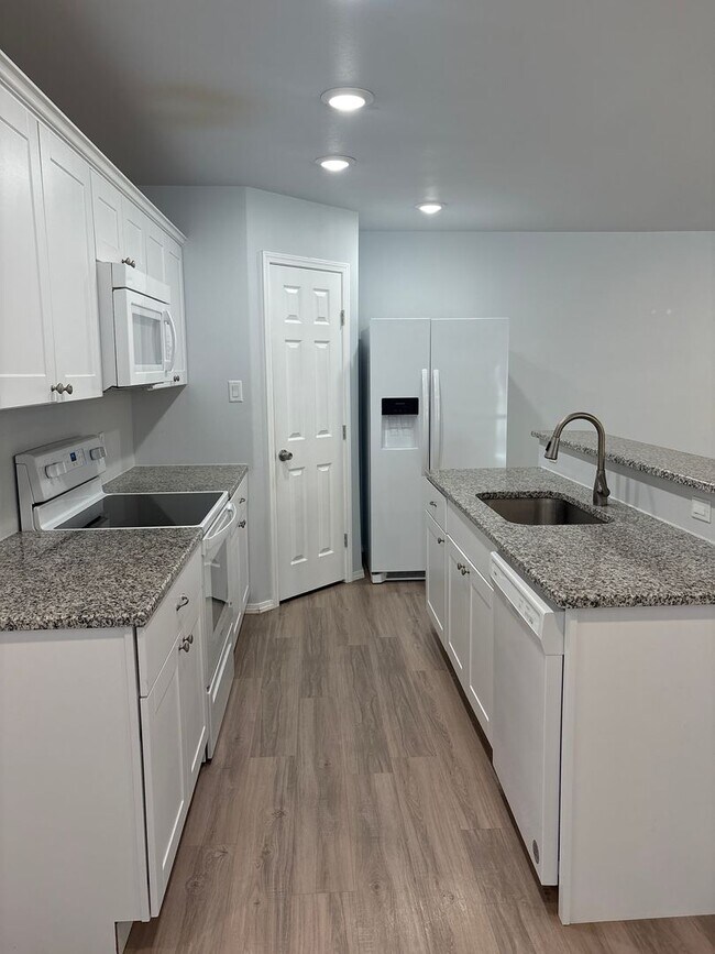 Building Photo - 5515 Kemper St