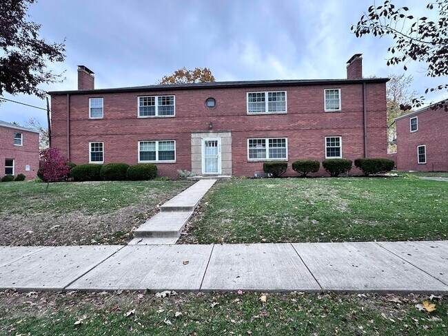 Building Photo - 2126 Harwitch Rd