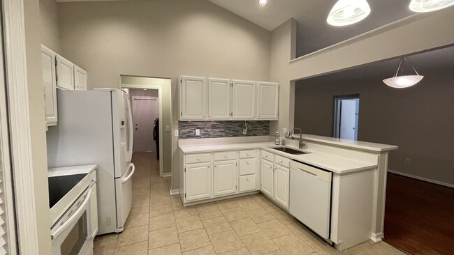 Building Photo - 2446 Briarcreek Dr