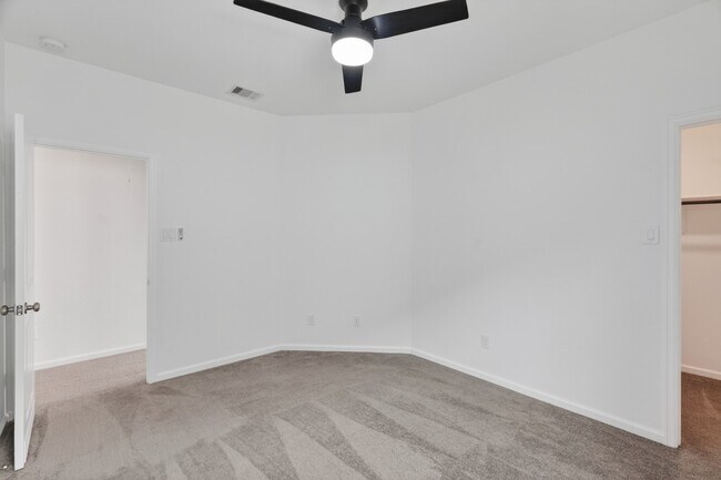 Building Photo - 5634 Amber Brook Ln