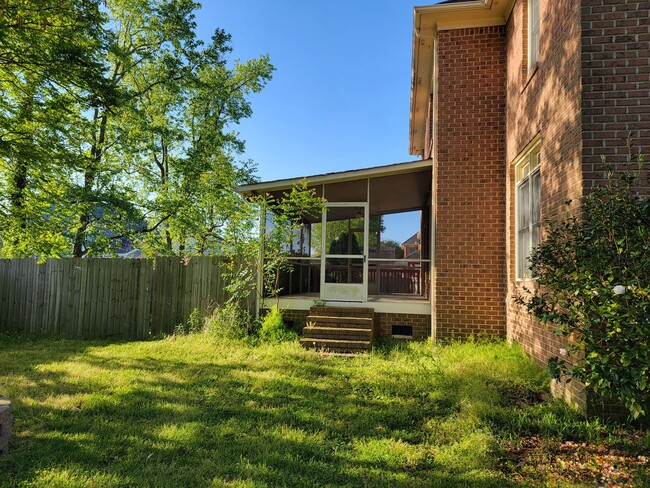 Building Photo - 5 bedroom brick home in Berkshire Meadows