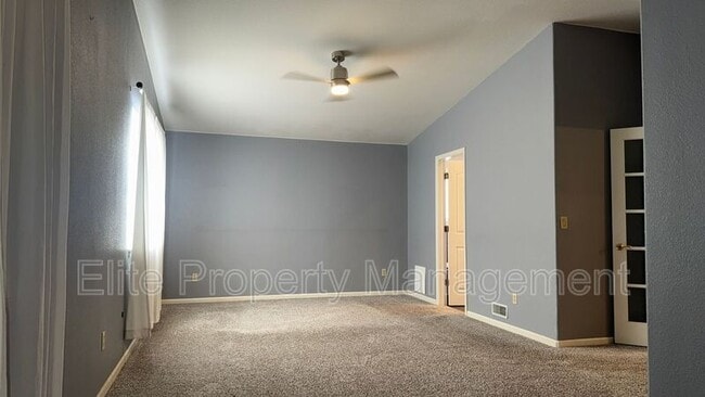 Building Photo - 761 S Laurue Dr