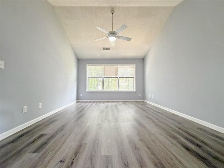 Building Photo - 11545 Carriage Park Ln