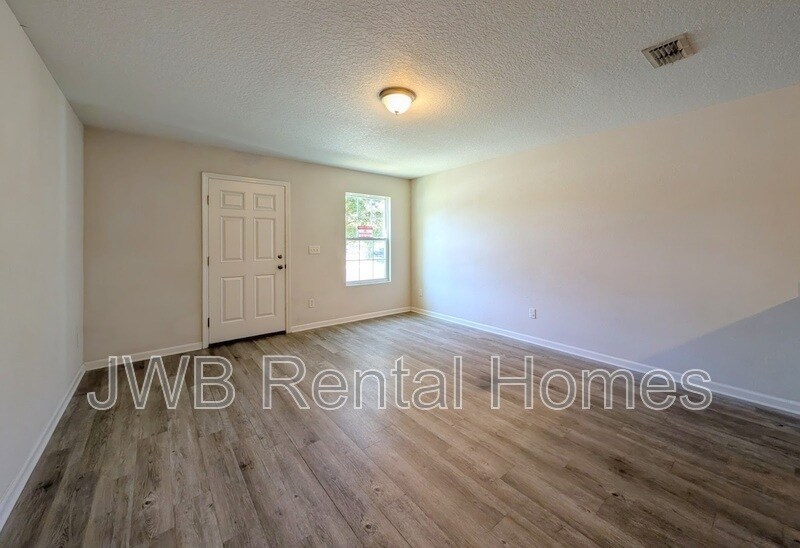 Building Photo - 8452 McGirts Village Ln