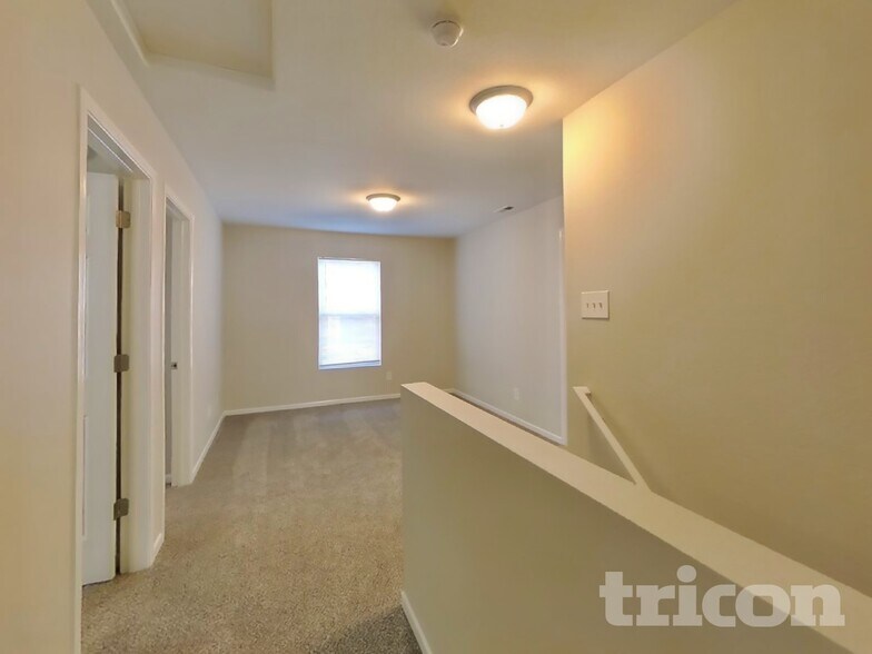 Building Photo - 10864 Grace Dr