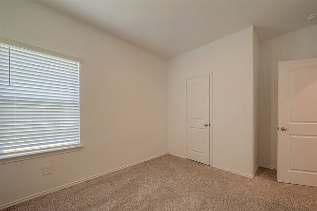 Building Photo - 5343 Pinecliff Grove Ct