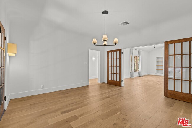 Building Photo - 6484 Ivarene Ave