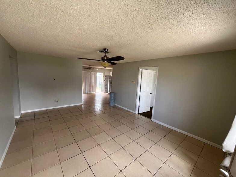 Building Photo - 2257 Palmwood Dr