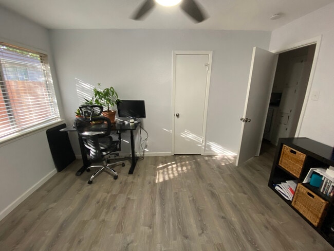 Building Photo - 408 Northway Dr