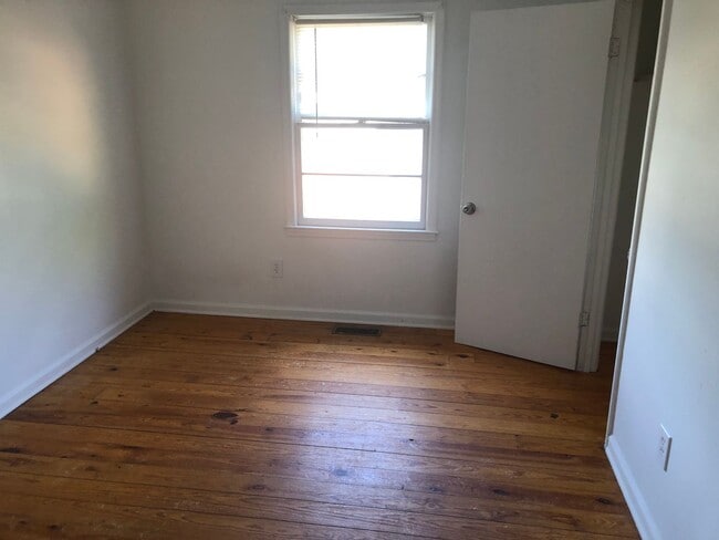 Building Photo - Newly remodeled home is located in Lancaster, SC 29720.