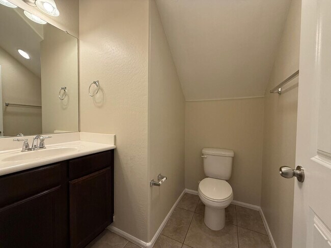 Building Photo - 2725 E Mine Creek Rd