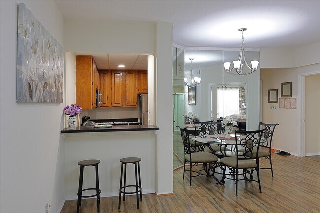 Building Photo - 2213 S Braeswood Blvd