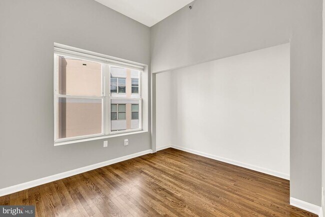 Building Photo - 1437 Rhode Island Ave NW