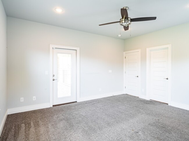 Building Photo - 1671 Sunrise Cir