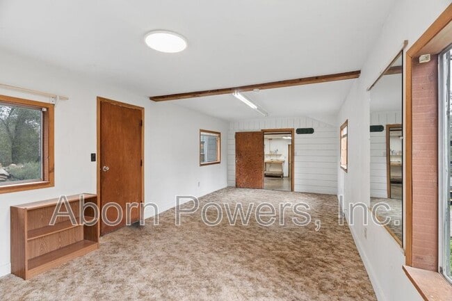 Building Photo - 1800 Tyrrel Ln