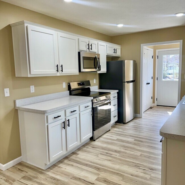 Building Photo - Just Built & Move-In Ready - Stunning New 3 Bedroom, 2 Bath Home!