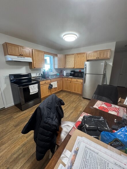 Kitchen ~ Appliances Included - 8824 PA-405