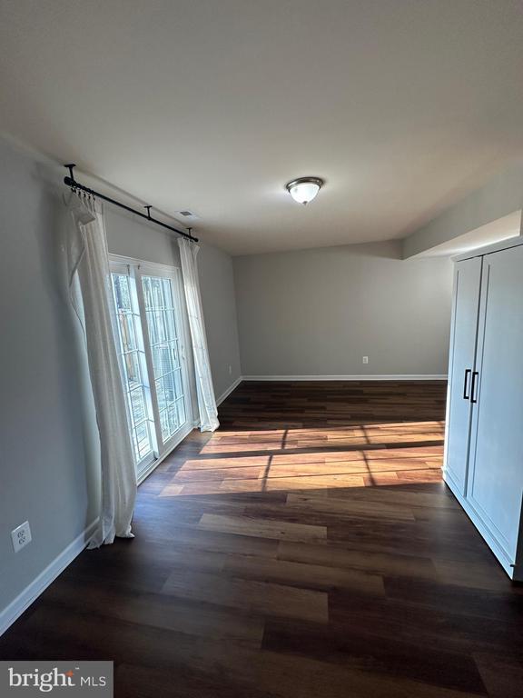 Building Photo - 2069 Tanglewood Dr