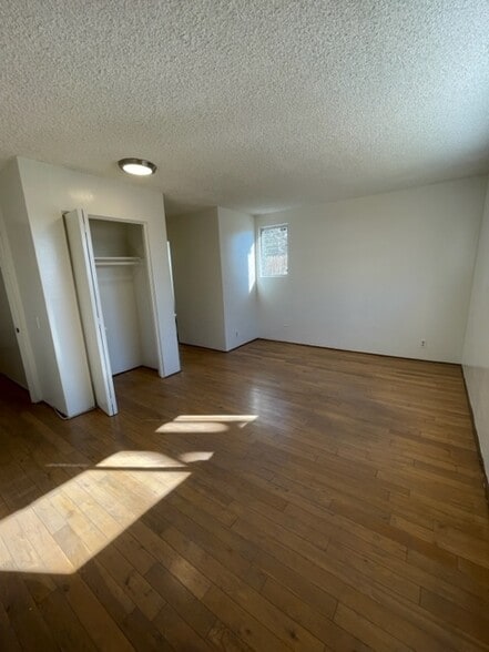 Building Photo - 1342 10th St
