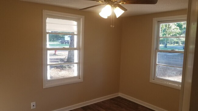 Building Photo - 38A E Talley Ave