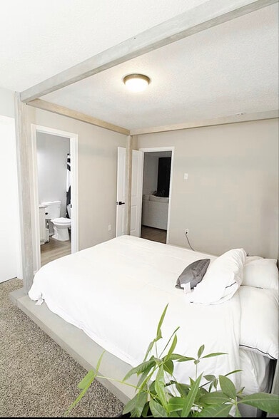 Building Photo - 7408 Rainmaker Rd SW