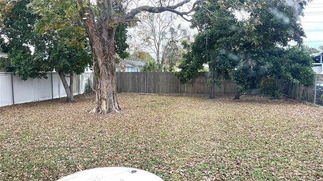 Building Photo - 1310 E Myrtle St