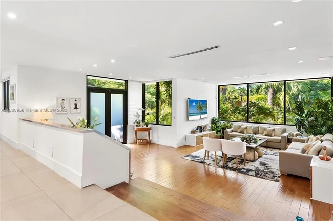 Building Photo - 2815 Regatta Ave