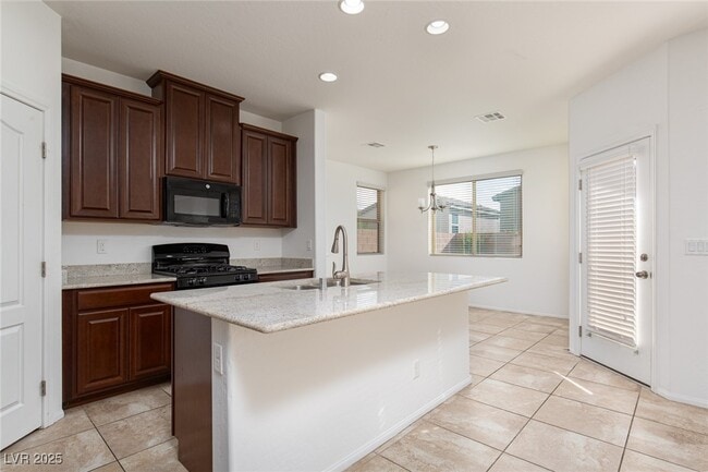 Building Photo - 888 Royal Amethyst Way