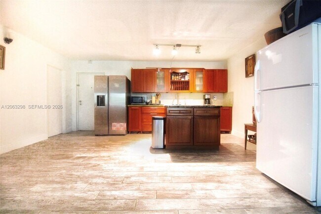 Building Photo - 14850 Naranja Lakes Blvd