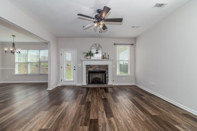 Building Photo - 4831 Fairmont Dr