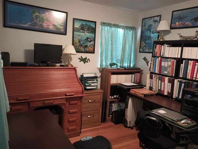 Building Photo - 2 Bedroom Townhouse in the heart of Tennyson!