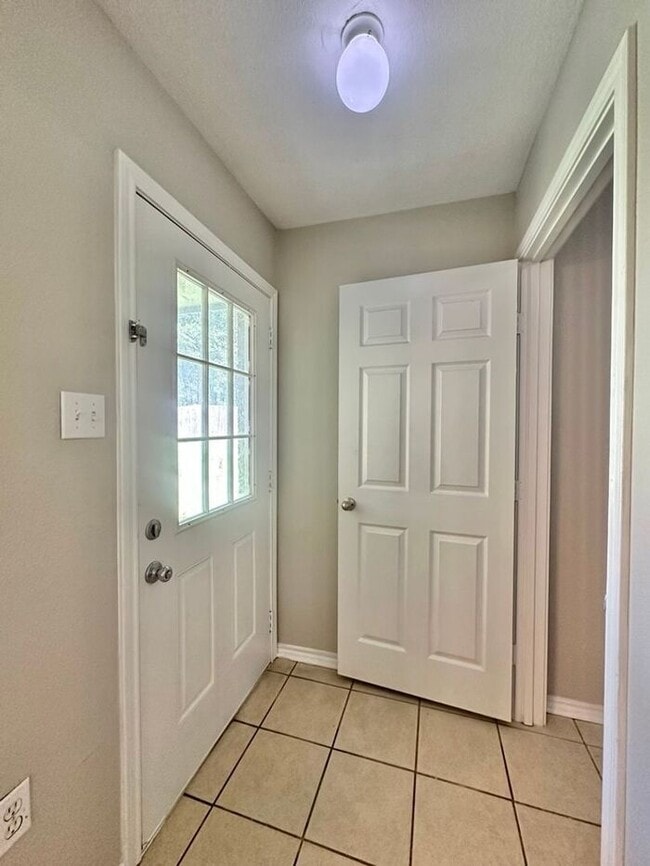 Building Photo - Available Now! Newly Updated 3 Bedroom 2 B...