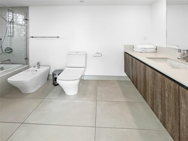 Building Photo - 1025 92nd St